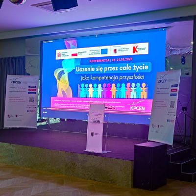 Widok prezentacji odtwarzanej na konferencji