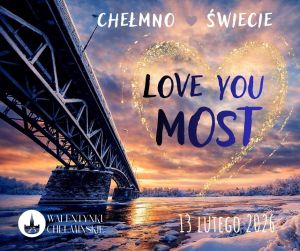 Pejzaż zimowy, most o zachodzie słońca i informacje o wydarzeniu.