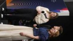 Zdjęcie grupowe organizatorek i jury konkursu z jego nagrodzonymi uczestnikami.