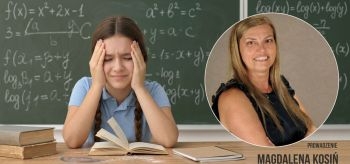 Uczennica ze zmartwioną miną opiera głowę na dłoniach na tle tablicy ze wzorami matematycznymi. W kole portret Magdaleny...