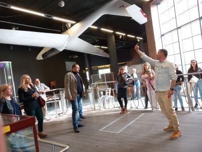 Uczestnicy wizyty podczas zwiedzania