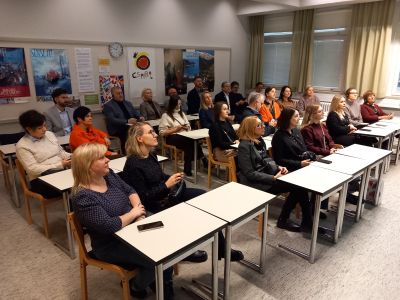 Uczestnicy wizyty biorący udział w zorganizowanym spotkaniu