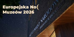 Fasada Instytutu Pamięci Narodowej w nocy. Napis: Europejska Noc Muzeów 2026.