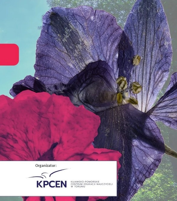 Kwiaty i logo organizatora Kujawsko-Pomorskiego Festiwalu Projektów Edukacyjnych.
