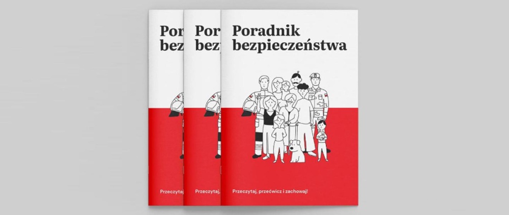 Trzy egzemplarze „Poradnika bezpieczeństwa”.