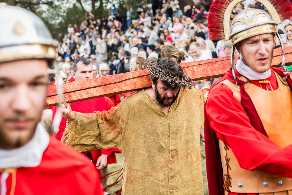 Inscenizacja drogi krzyżowej.