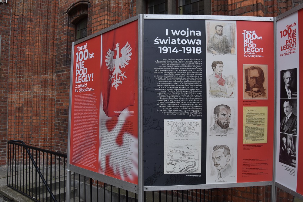 Wystawa planszowa „Toruń 100 lat Niepodległy. Z miłości ku Ojczyźnie”