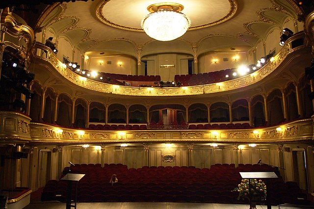 Teatr im. Wilama Horzycy - widownia (fot. Michał Sulik, źródło: Wikimedia Commons)