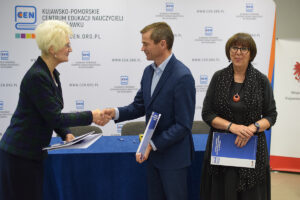 przekazanie umowy Burmistrzowi Miasta i Gminy w Dobrzyniu nad Wisłą