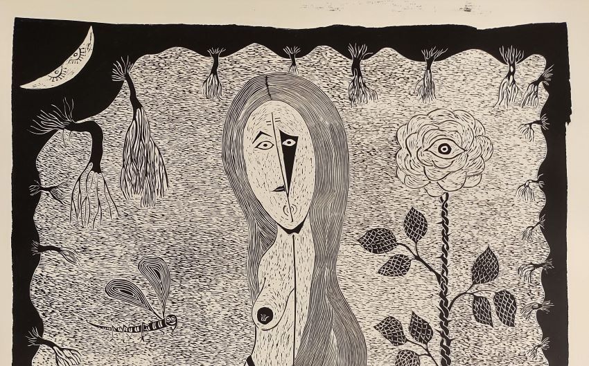 grafika z kobietą o długich włosach z odkryta piersią, obok kwiat róży oraz drzewa i księżyc