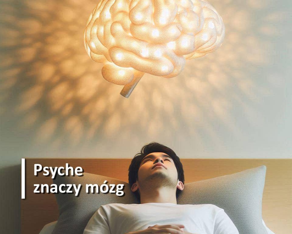 Młody mężczyzna leży z głową na poduszce. Nad nim unosi się świecąca lampa w kształcie mózgu rzucająca poświatę i cienie na ścianę.
